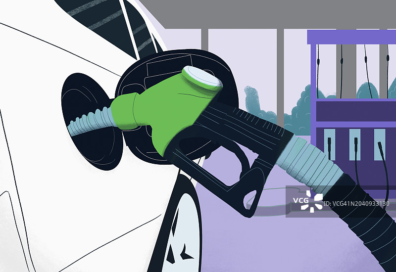 特写：生物柴油加油枪在加油站为汽车加油图片素材