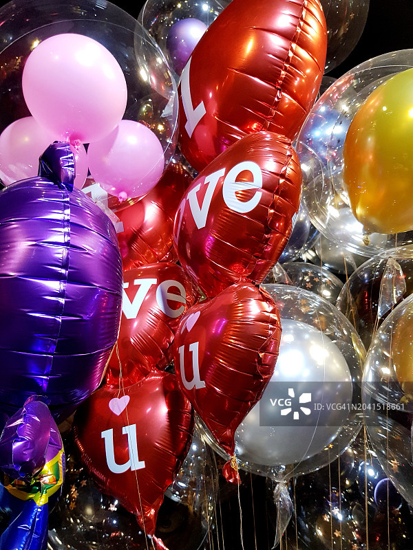 情人节出售的心形氦气球图片素材