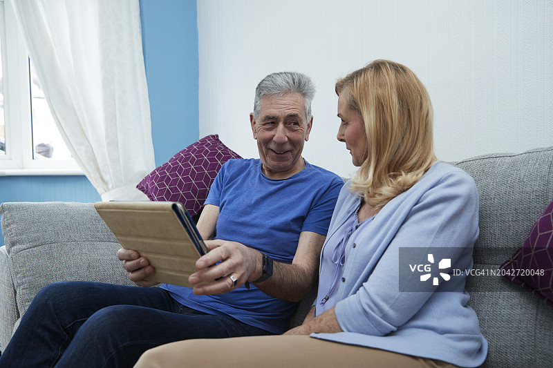 居家老年夫妇图片素材