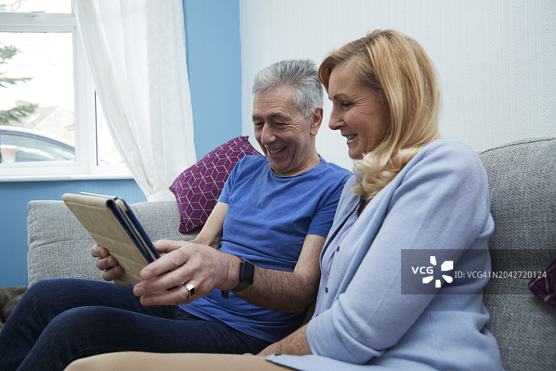 居家老年夫妇图片素材