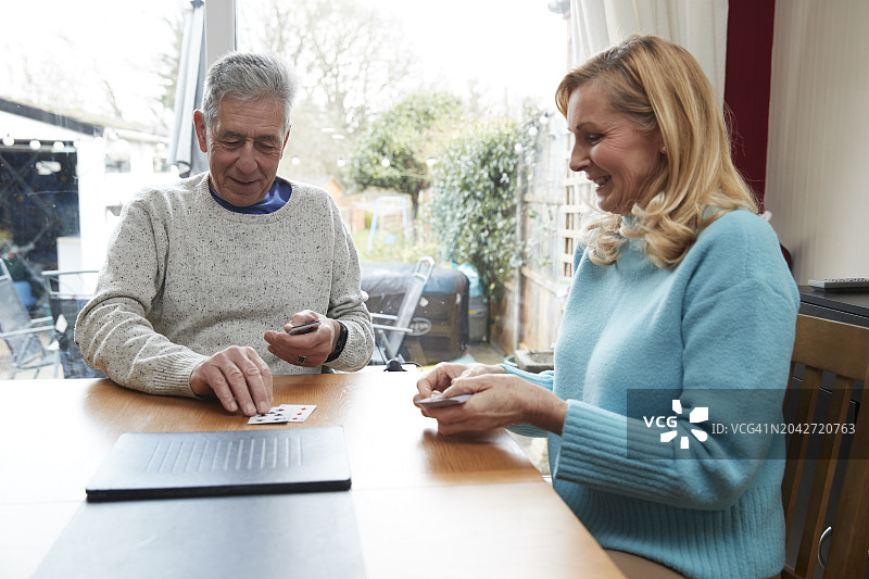 居家老年夫妇图片素材