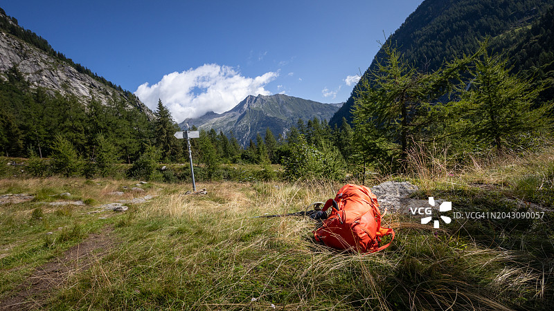 徒步旅行的起点图片素材