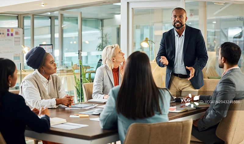 商务人士会议和团队合作，集思广益图片素材
