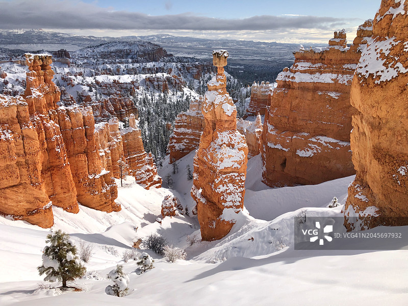 犹他州布莱斯峡谷国家公园的冬季雷神之锤图片素材