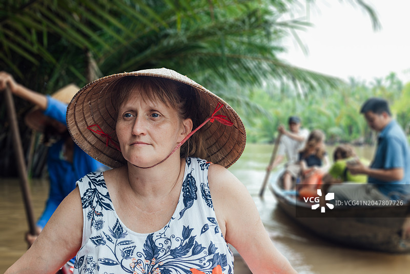 湄公河三角洲的独木舟桨图片素材