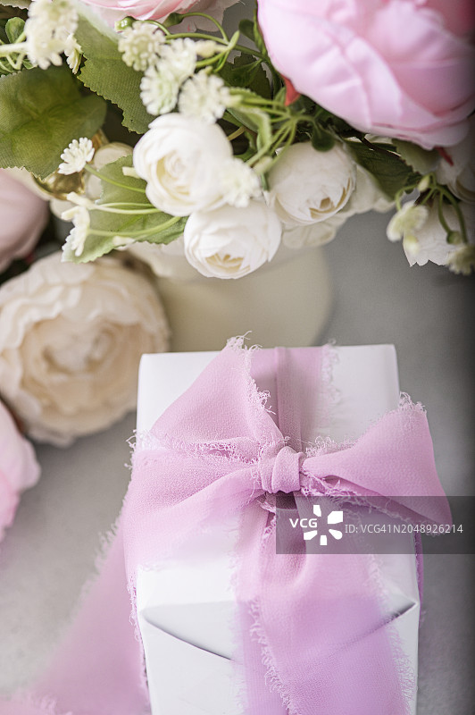 郁金香礼物母亲节贺卡图片素材