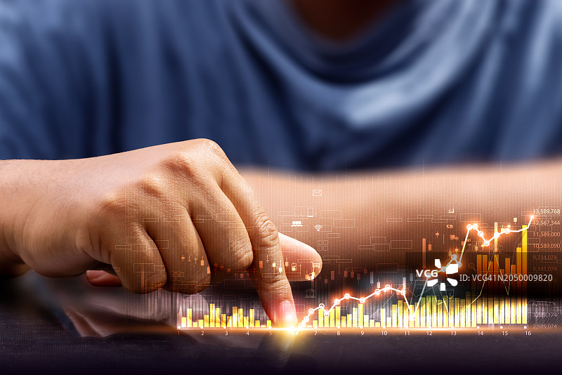 混合媒体目标的商业进步与成功（3D图形）图片素材