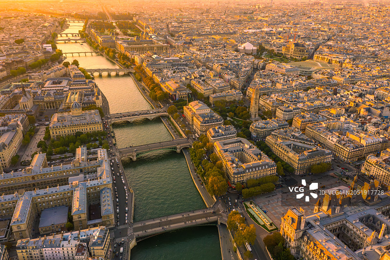 巴黎日落拉丁区、巴黎圣母院和巴黎桥梁航拍图片素材