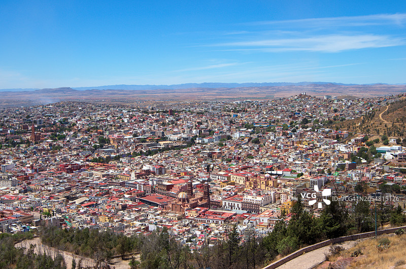 从墨西哥萨卡特卡斯州布法山看到的萨卡特卡斯市图片素材