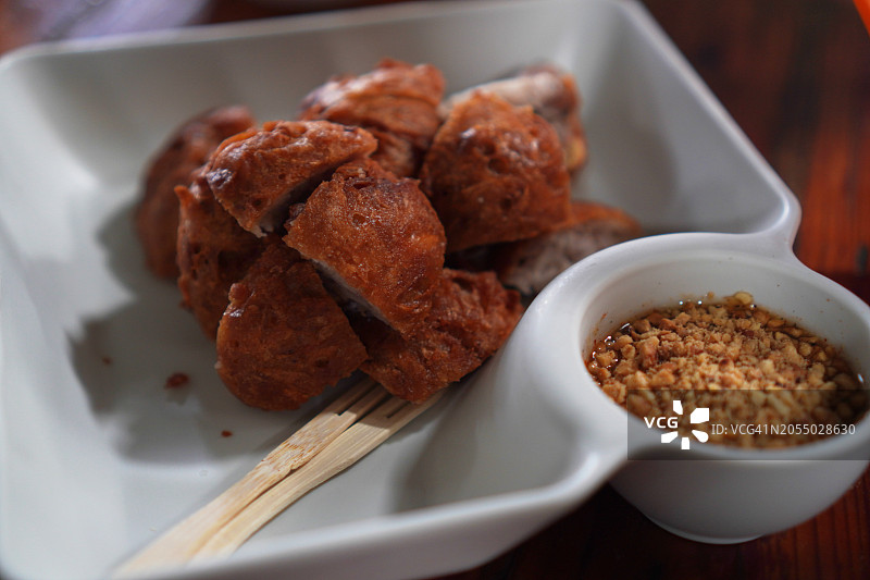 炸椰丝芋泥卷图片素材