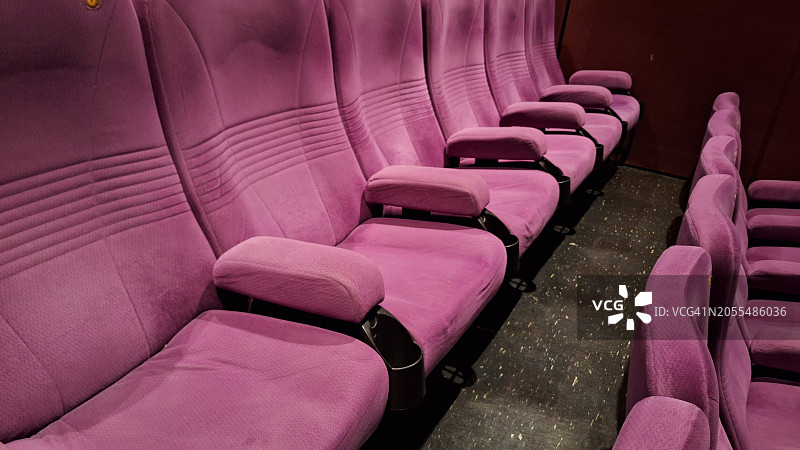 紫色电影院排椅图片素材