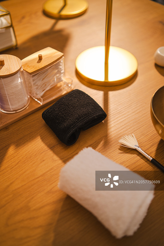 美容院桌子上的工具图片素材