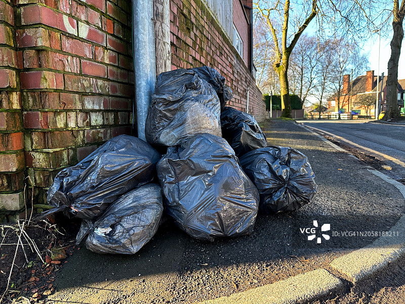 非法倾倒垃圾图片素材