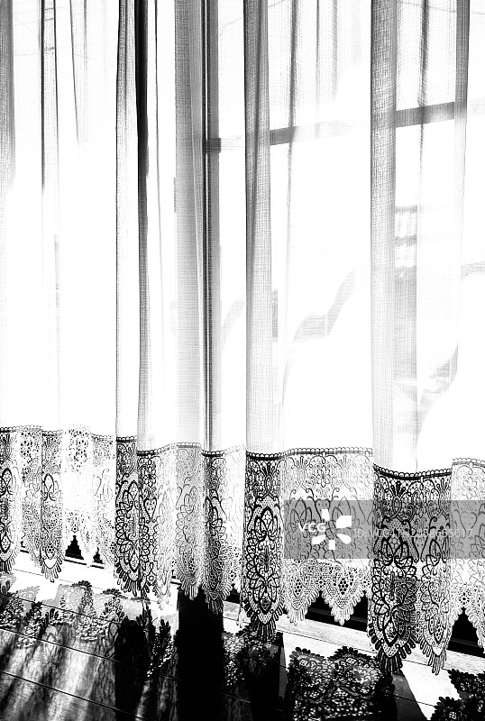 窗户上的窗帘图片素材