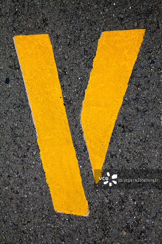 模版路面标记英文字母V图片素材