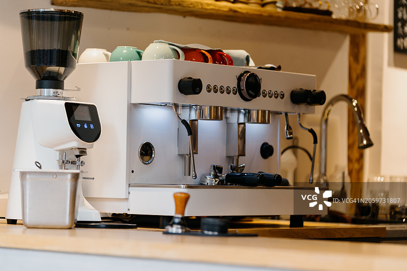 咖啡馆里的咖啡机图片素材