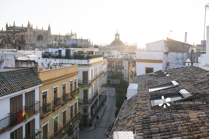 西班牙塞维利亚日落天际线（高角度）图片素材