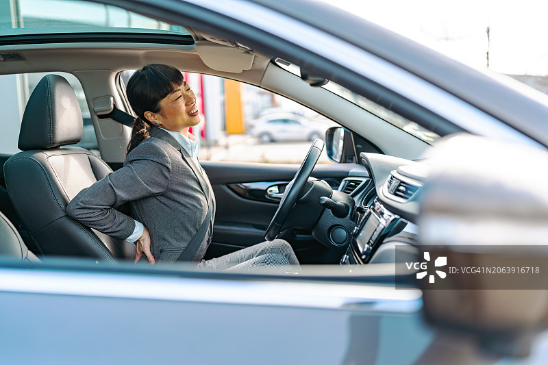 坚持的重负图片素材