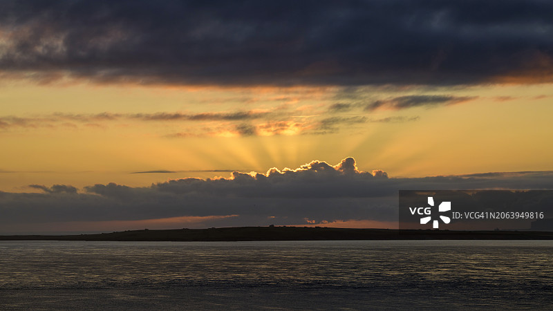 日落时大海对天空的美丽景色图片素材