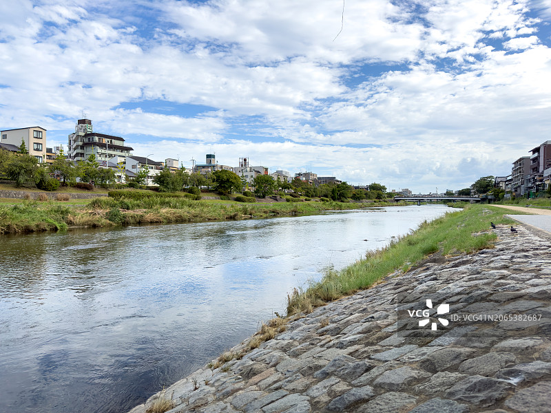日本京都鸭川的景色图片素材