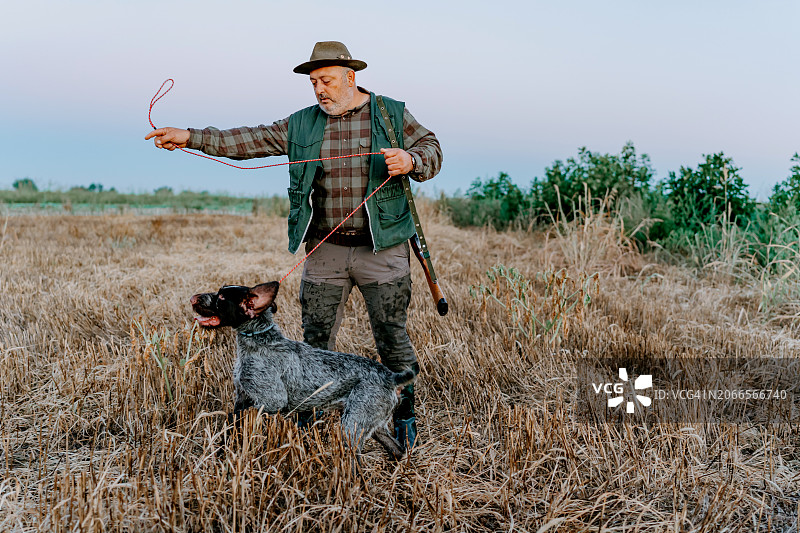 共同的本能，共同的旅程图片素材