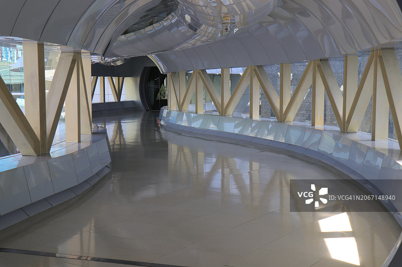 连接美丽建筑的步道图片素材