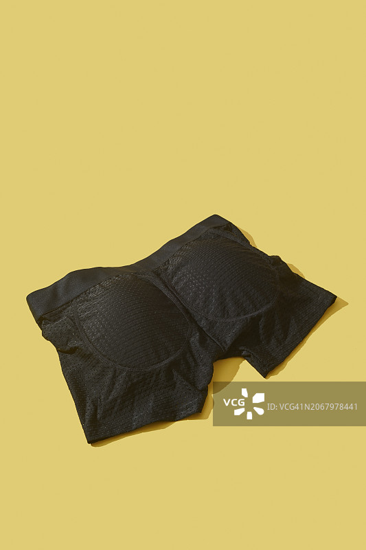 带臀垫的短裤图片素材