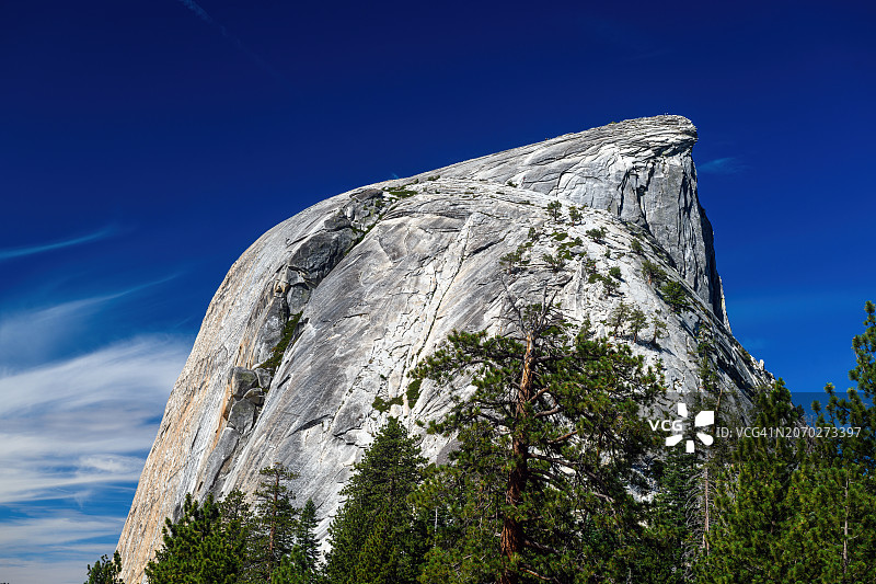 从穹丘底部看半圆顶图片素材
