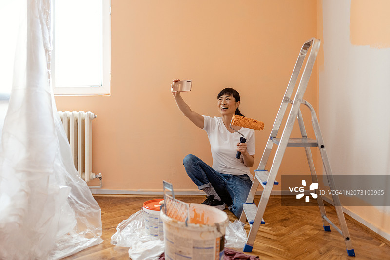 仍在施工中图片素材