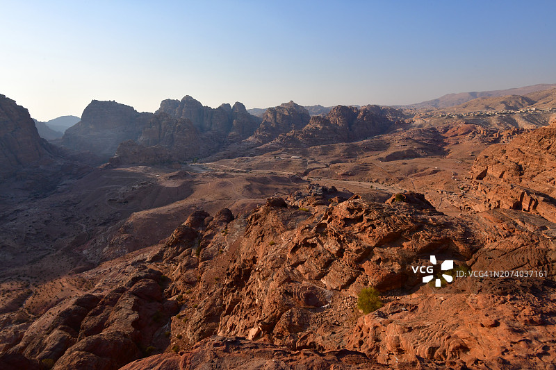 日落时分的佩特拉壮丽景色图片素材