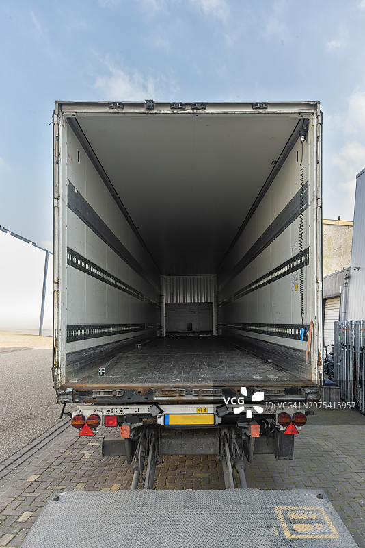 冷藏半挂车后视图图片素材