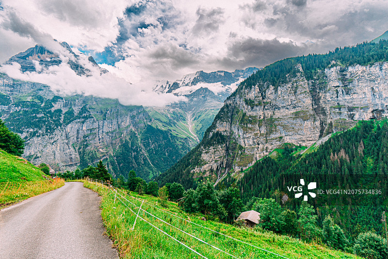 夏季的瑞士吉梅尔瓦尔德图片素材