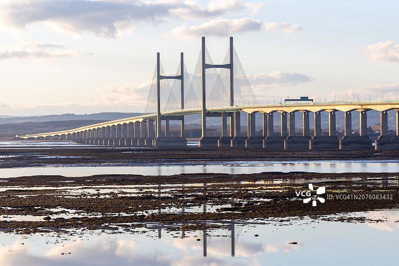威尔士亲王大桥，位于英国格洛斯特郡/蒙茅斯郡图片素材