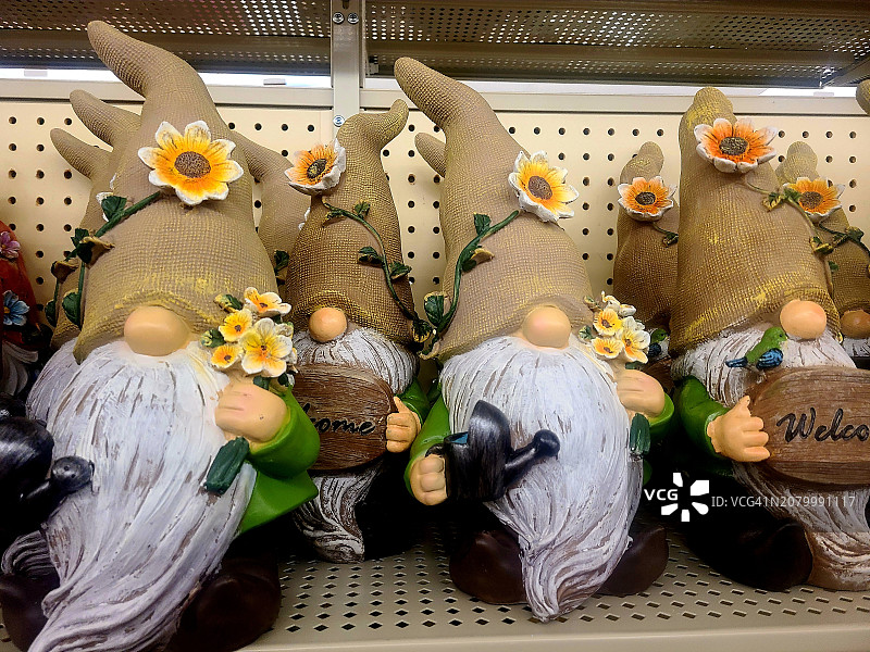 草坪地精图片素材