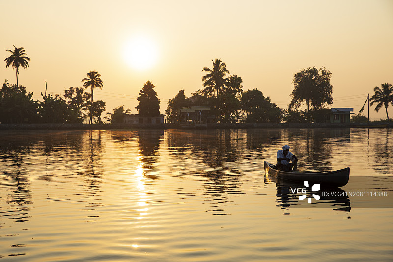 阿勒皮喀拉拉邦内河日出，印度图片素材