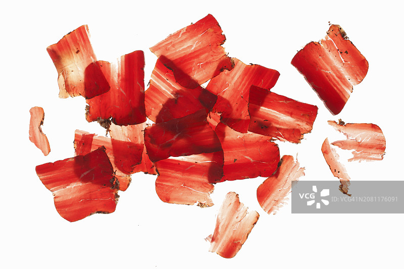 玻璃盘上的熏牛肉切片（南蒂罗尔）图片素材