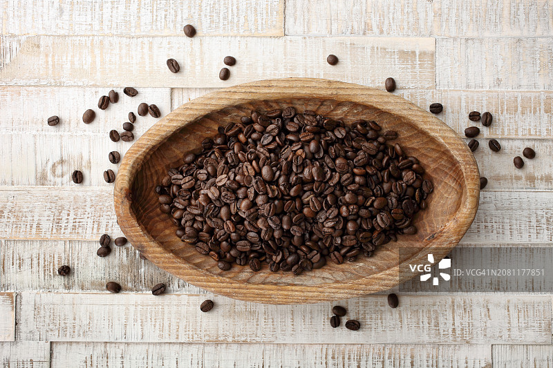 木碗里的咖啡豆（俯视）图片素材