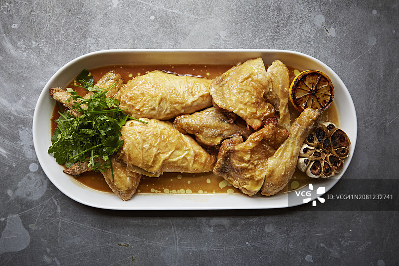 蒜香柠檬烤鸡图片素材