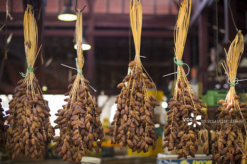 市场上悬挂的枣串图片素材