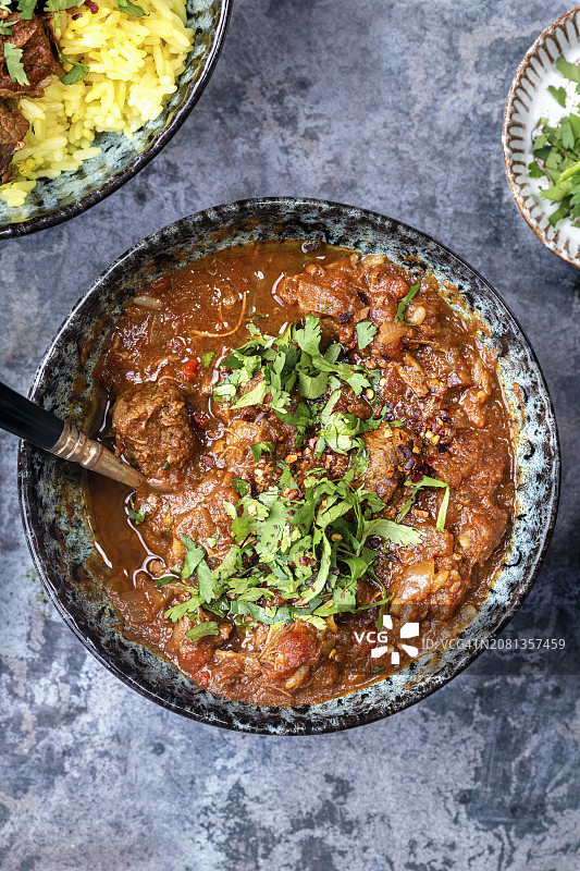 藏红花米饭佐咖喱牛肉图片素材