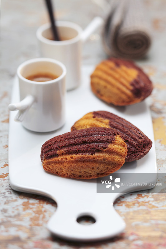 巧克力咖啡玛德琳蛋糕图片素材