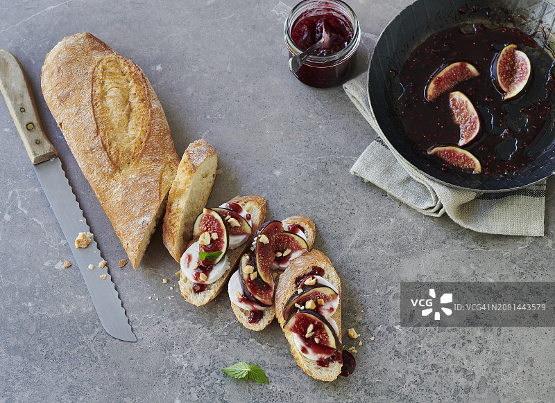 无花果山羊奶酪香醋奶油法棍图片素材