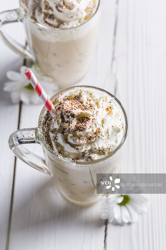加奶油的冰咖啡图片素材