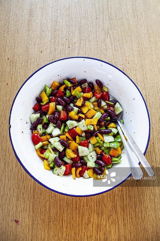 腰豆黄瓜甜椒番茄沙拉图片素材