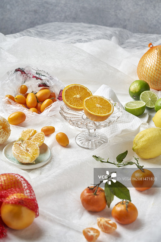 各种柑橘类水果：柠檬、酸橙、金橘、柚子、橘子和橙子图片素材