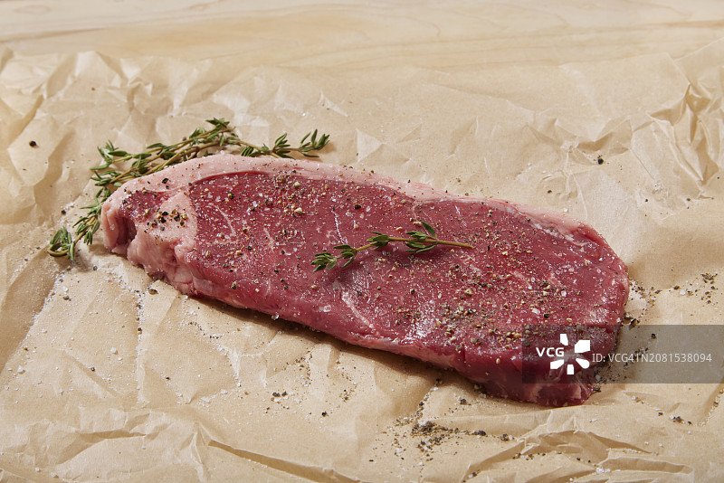 生鲜野牛肉条图片素材