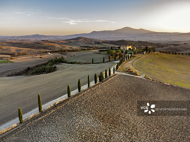 托斯卡纳奥尔恰谷的日落图片素材
