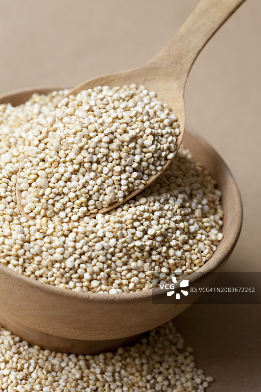 木碗中的藜麦图片素材