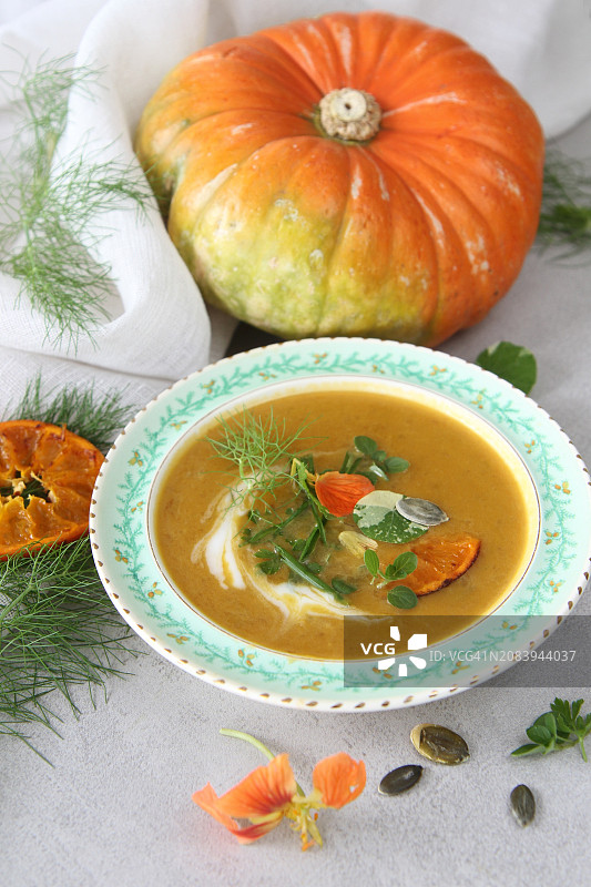 香草南瓜橙色汤图片素材
