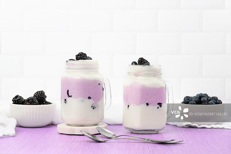 黑莓蓝莓冰沙图片素材